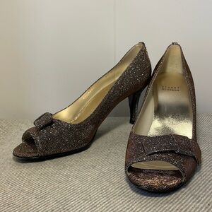 Stuart Weitzman Bow Over - Pyrite Nocturn - Size 8.5